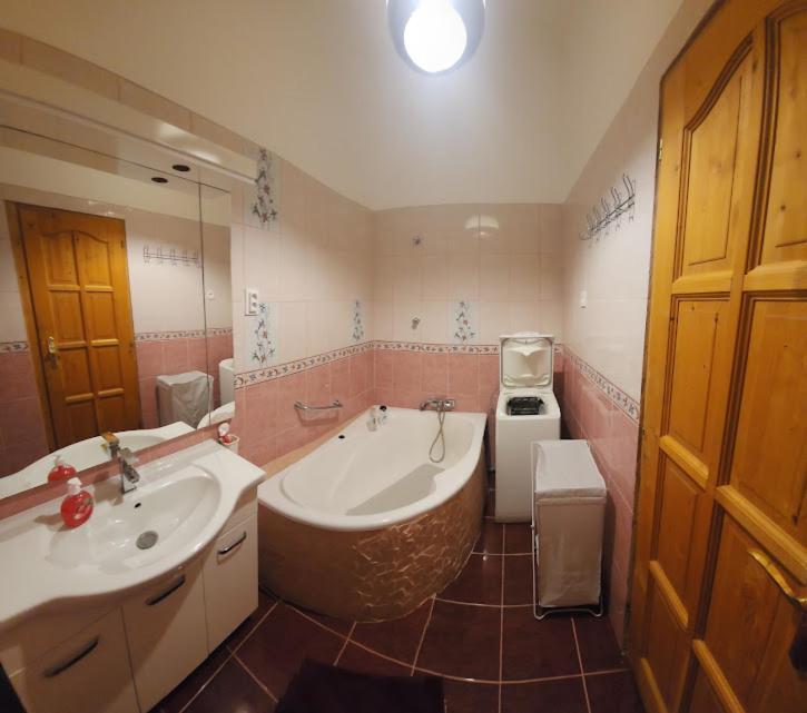 Rom Apartman Budapeszt Zewnętrze zdjęcie